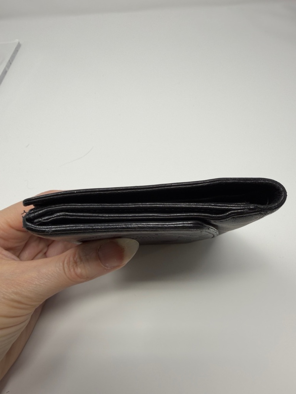 Chanel Black Lambskin Leather Wallet with Iconic CC Logo - Picture 3 of 10